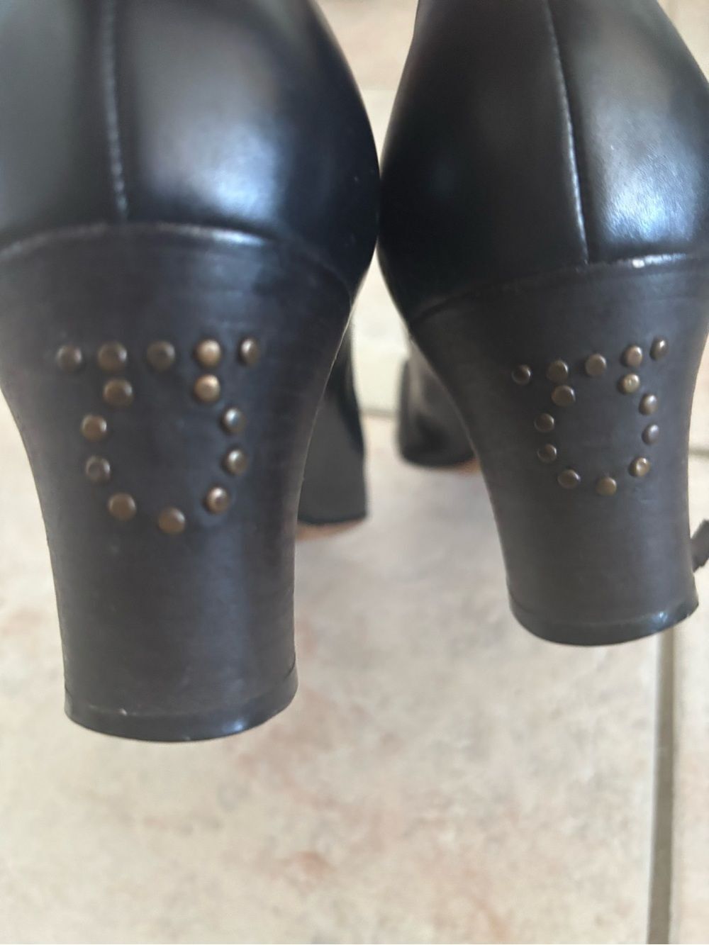 Salvatore ferragamo dress shoes logo pumps vintage shoes classic heels